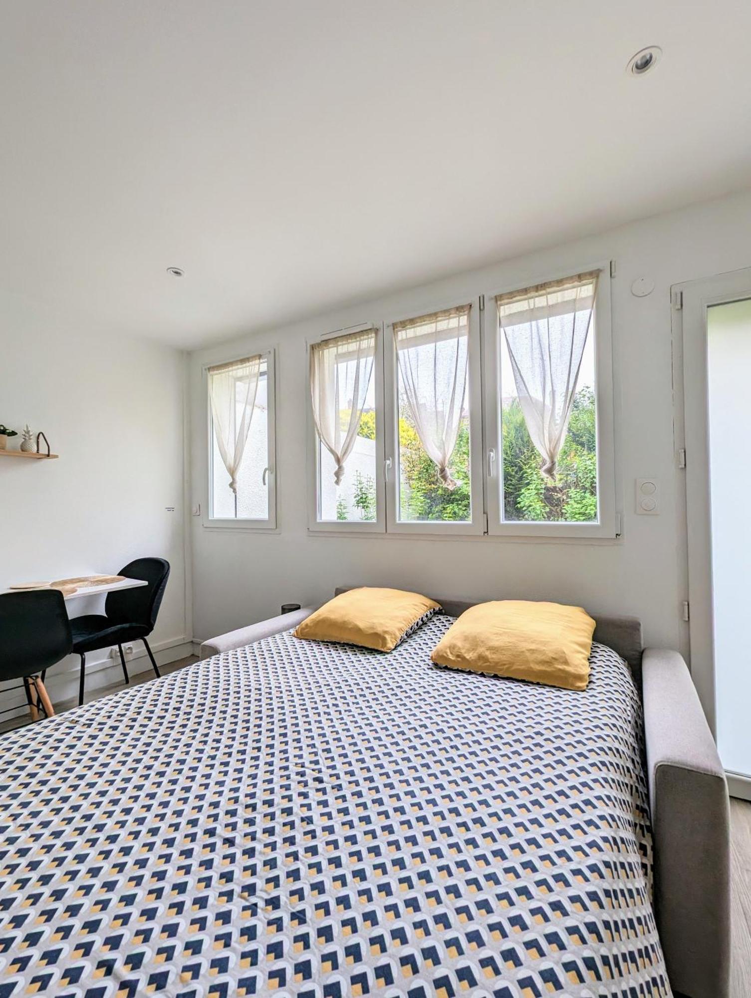 Stockholm- Studio Serenite Avec Jardin Шарлевіль-Мезьєр Екстер'єр фото